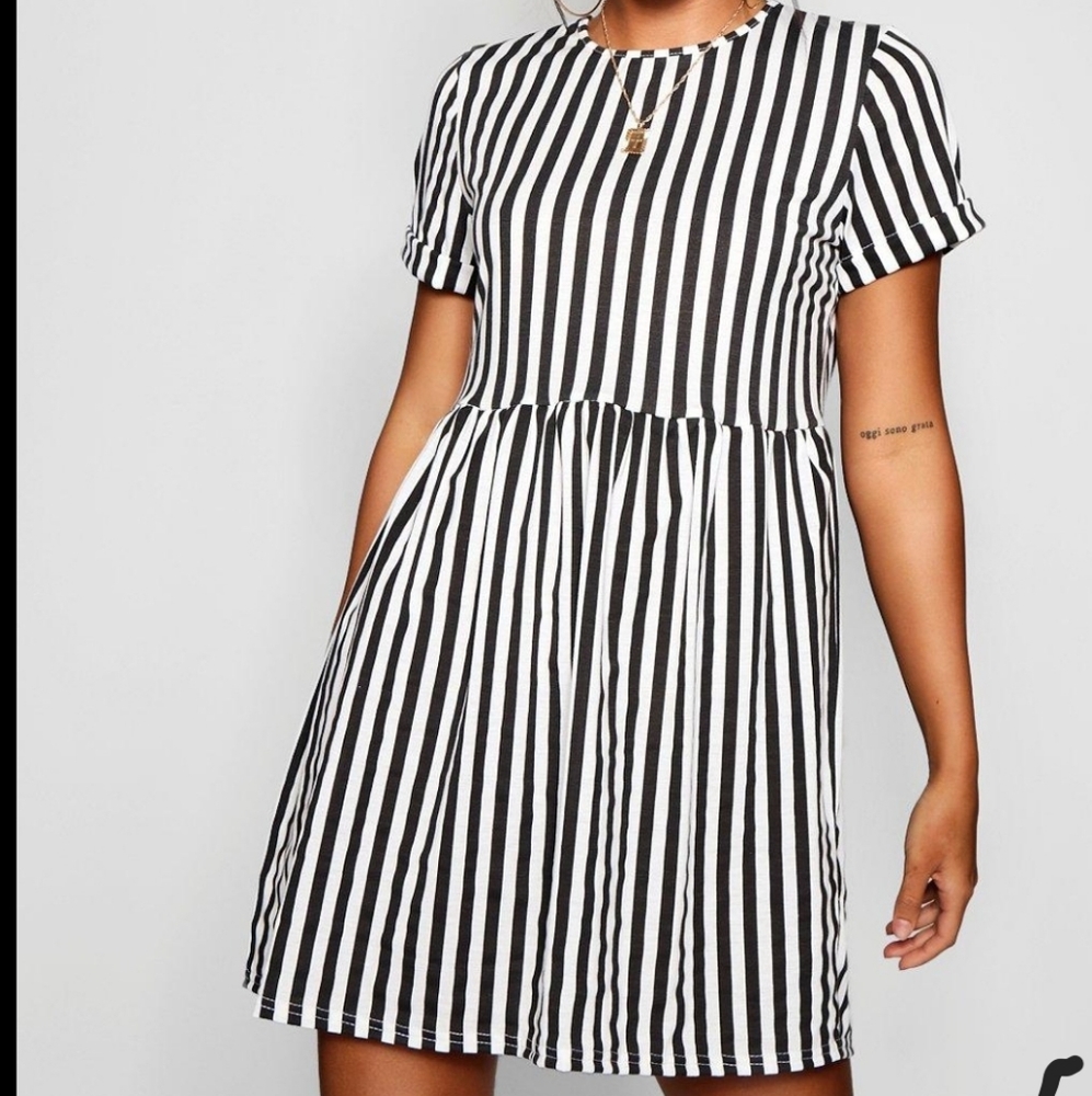BOO HOO striped dress
